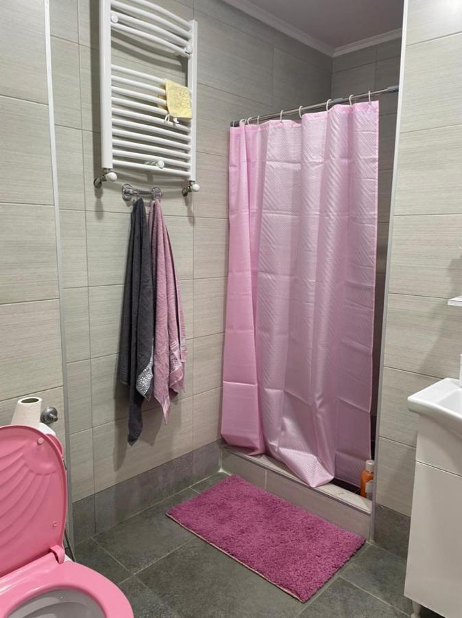 Dona Palace Gold